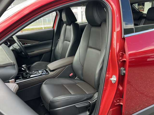 マツダ ＣＸ－３０ X Lパッケージ 広島県 2021(令3)年 6.8万km ソウルレッドクリスタルM 禁煙車/4WD/スーパーＵＶカットガラス（フロントドア）＋ＩＲカットガラス（フロントガラス／フロントドア）/ＣＤ／ＤＶＤプレーヤー＋地上デジタルＴＶチューナー（フルセグ）/３６０°セーフティパッケージ/・３６０°ビュー・モニター＋ドライバー・モニタリング/ボーズサウンドシステム（ＡＵＤＩＯＰＩＬＯＴ２＋Ｃｅｎｔｅｒｐｏｉｎｔ２）＋１２スピーカー/i-ACTIVSENSE/レーダークルーズコントロール/レーンキープアシストシステム/車線逸脱警報システム/AT誤発進抑制制御/BSM/コーナーセンサー/マツダコネクト（ナビSD無し）/・フルセグ/CD/DVD/Bluetooth/USB/HDMI/パドルシフト/革巻きステアリング/ステアリングスイッチ/パワーバックドア/パワーシート/シートメモリー/レザーシート/LEDヘッドライト/社外フロアマット/ETC/純正18インチアルミホイール