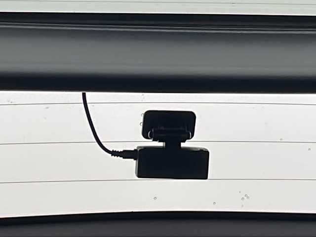 トヨタ プリウス Sセーフティプラス 沖縄県 2017(平29)年 5万km スティールブロンドM 純正ナビ(ＮＳＣＤ－Ｗ６６)/(フルセグＴＶ　Ｂｌｕｅｔｏｏｔｈ　ＣＤ　ＤＶＤ　ＡＭ　ＦＭ)　/バックカメラ　/ＥＴＣ　/ドライブレコーダー　　/トヨタセーフティセンス　/・衝突被害軽減ブレーキ (プリクラッシュセーフティ)																																																	/・追従ドライブ支援機能 (レーダークルーズコントロール)																									/・車線はみ出しアラート (レーンディパーチャーアラート)																									/・自動ハイビーム (オートマチックハイビーム)/HUD	/クリアランスソナー																								/スマートキー/ＬＥＤヘッドライト　/オートライト/純正フロアマット/純正15インチアルミホイール