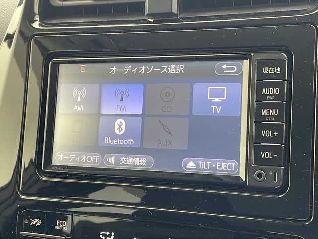 トヨタ プリウス Sセーフティプラス 沖縄県 2017(平29)年 5万km スティールブロンドM 純正ナビ(ＮＳＣＤ－Ｗ６６)/(フルセグＴＶ　Ｂｌｕｅｔｏｏｔｈ　ＣＤ　ＤＶＤ　ＡＭ　ＦＭ)　/バックカメラ　/ＥＴＣ　/ドライブレコーダー　　/トヨタセーフティセンス　/・衝突被害軽減ブレーキ (プリクラッシュセーフティ)																																																	/・追従ドライブ支援機能 (レーダークルーズコントロール)																									/・車線はみ出しアラート (レーンディパーチャーアラート)																									/・自動ハイビーム (オートマチックハイビーム)/HUD	/クリアランスソナー																								/スマートキー/ＬＥＤヘッドライト　/オートライト/純正フロアマット/純正15インチアルミホイール