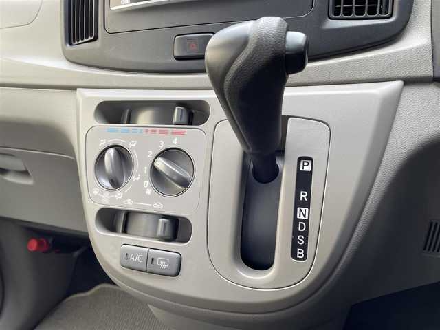 ダイハツ ミラ イース L スマートセレクションSA 道央・札幌 2014(平26)年 2万km ブラックマイカメタリック 登録時走行距離19729km/純正オーディオ（CD/FM/AM）/アイドリングストップ/リモコンキー/純正フロアマット/横滑り防止装置/盗難防止装置/衝突軽減ブレーキ/ヘッドライトレベライザー/社外レーダー探知機/バニティミラー/積込夏タイヤ/（社外AW/155/65/R14/14年製/溝4ｍｍ）