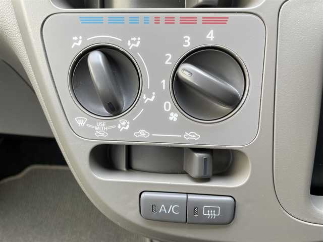 ダイハツ ミラ イース L スマートセレクションSA 道央・札幌 2014(平26)年 2万km ブラックマイカメタリック 登録時走行距離19729km/純正オーディオ（CD/FM/AM）/アイドリングストップ/リモコンキー/純正フロアマット/横滑り防止装置/盗難防止装置/衝突軽減ブレーキ/ヘッドライトレベライザー/社外レーダー探知機/バニティミラー/積込夏タイヤ/（社外AW/155/65/R14/14年製/溝4ｍｍ）