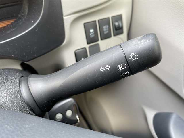 ダイハツ ミラ イース L スマートセレクションSA 道央・札幌 2014(平26)年 2万km ブラックマイカメタリック 登録時走行距離19729km/純正オーディオ（CD/FM/AM）/アイドリングストップ/リモコンキー/純正フロアマット/横滑り防止装置/盗難防止装置/衝突軽減ブレーキ/ヘッドライトレベライザー/社外レーダー探知機/バニティミラー/積込夏タイヤ/（社外AW/155/65/R14/14年製/溝4ｍｍ）