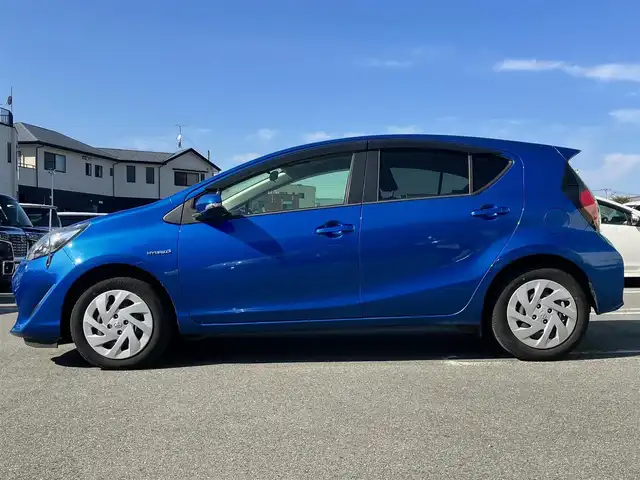 トヨタ アクア G 静岡県 2017(平29)年 5.2万km コバルトブルーメタリック 純正ナビ(CD/DVD/BT/フルセグ)/バックカメラ/ドライブレコーダー前後/ETC/エンジンスタートボタン/パワーステアリング/パワーウィンドウ/アイドリングストップ/オートエアコン/スマートキー/スペアキー１本/クルーズコントロール/純正フロアマット/布シート/ABS/横滑り防止装置/レーンキープアシスト/オートライト/オートマチックハイビーム/Wエアバッグ/衝突軽減システム