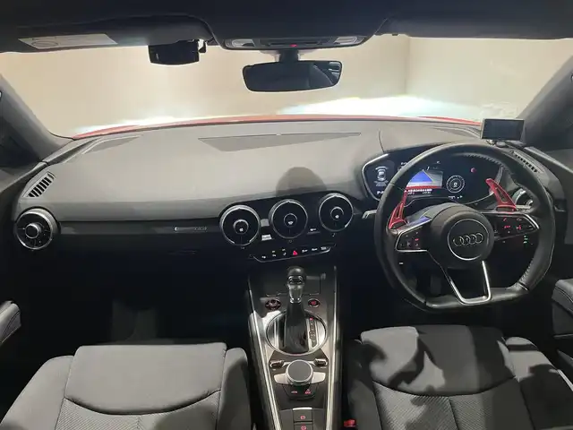 アウディ ＴＴクーペ 2．0 TFSI 愛知県 2016(平28)年 2.4万km ブリリアントレッド ブラックペイントＡＷ　/バーチャルコクピット　/ＭＭＩナビゲーション　/Ｂｌｕｅｔｏｏｔｈ　/バックカメラ　/フルセグＴＶ　/ＣＤ／ＤＶＤ　/クリアランスソナー　/ＥＴＣ　/社外レーダー　/ドライブレコーダー　/ＢＳＭ/クルーズコントロール/プッシュスタート/ウィンカーミラー/アイドリングストップ