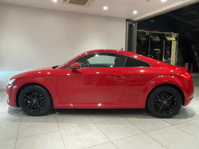 アウディ ＴＴクーペ 2．0 TFSI 愛知県 2016(平28)年 2.4万km ブリリアントレッド ブラックペイントＡＷ　/バーチャルコクピット　/ＭＭＩナビゲーション　/Ｂｌｕｅｔｏｏｔｈ　/バックカメラ　/フルセグＴＶ　/ＣＤ／ＤＶＤ　/クリアランスソナー　/ＥＴＣ　/社外レーダー　/ドライブレコーダー　/ＢＳＭ/クルーズコントロール/プッシュスタート/ウィンカーミラー/アイドリングストップ