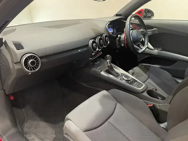 アウディ ＴＴクーペ 2．0 TFSI 愛知県 2016(平28)年 2.4万km ブリリアントレッド ブラックペイントＡＷ　/バーチャルコクピット　/ＭＭＩナビゲーション　/Ｂｌｕｅｔｏｏｔｈ　/バックカメラ　/フルセグＴＶ　/ＣＤ／ＤＶＤ　/クリアランスソナー　/ＥＴＣ　/社外レーダー　/ドライブレコーダー　/ＢＳＭ/クルーズコントロール/プッシュスタート/ウィンカーミラー/アイドリングストップ