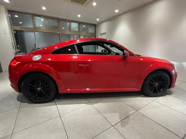 アウディ ＴＴクーペ 2．0 TFSI 愛知県 2016(平28)年 2.4万km ブリリアントレッド ブラックペイントＡＷ　/バーチャルコクピット　/ＭＭＩナビゲーション　/Ｂｌｕｅｔｏｏｔｈ　/バックカメラ　/フルセグＴＶ　/ＣＤ／ＤＶＤ　/クリアランスソナー　/ＥＴＣ　/社外レーダー　/ドライブレコーダー　/ＢＳＭ/クルーズコントロール/プッシュスタート/ウィンカーミラー/アイドリングストップ