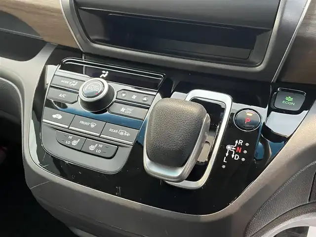 ホンダ フリード ハイブリット G ホンダセンシング 福岡県 2021(令3)年 4.9万km スーパープラチナグレーメタリック 純正7型SDナビ(フルセグTV/CD/DVD/BT)ホンダセンシングバックカメラ両側パワスラレーダークルコンETCUSB純正フロアマット純正LEDプッシュスタートスマートキースペアキー