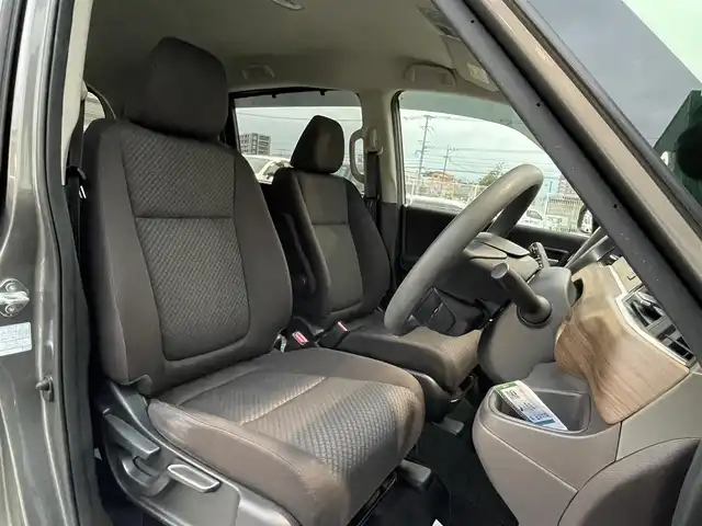 ホンダ フリード ハイブリット G ホンダセンシング 福岡県 2021(令3)年 4.9万km スーパープラチナグレーメタリック 純正7型SDナビ(フルセグTV/CD/DVD/BT)ホンダセンシングバックカメラ両側パワスラレーダークルコンETCUSB純正フロアマット純正LEDプッシュスタートスマートキースペアキー