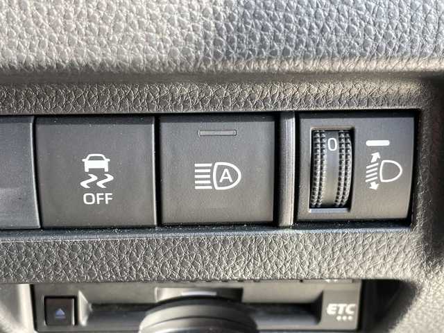 トヨタ ハリアー S 愛知県 2020(令2)年 3.7万km プレシャスブラックパール トヨタセーフティセンス/純正8型ディスプレイオーディオナビ/レーダークルーズコントロール/バックカメラ/コーナーセンサー/純正アルミホイール/LEDヘッドライト/インテリジェントミラー/オートマチックハイビーム/ETC/衝突軽減システム/Bluetooth/ステアリングスイッチ/スマートキー/プッシュスタート