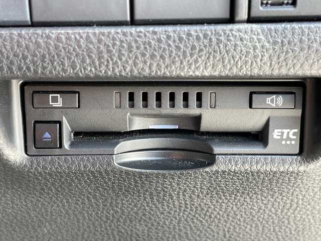 トヨタ ハリアー S 愛知県 2020(令2)年 3.7万km プレシャスブラックパール トヨタセーフティセンス/純正8型ディスプレイオーディオナビ/レーダークルーズコントロール/バックカメラ/コーナーセンサー/純正アルミホイール/LEDヘッドライト/インテリジェントミラー/オートマチックハイビーム/ETC/衝突軽減システム/Bluetooth/ステアリングスイッチ/スマートキー/プッシュスタート