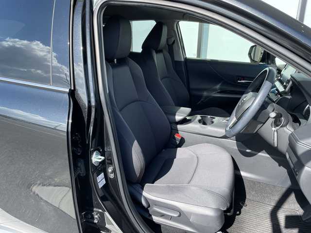 トヨタ ハリアー S 愛知県 2020(令2)年 3.7万km プレシャスブラックパール トヨタセーフティセンス/純正8型ディスプレイオーディオナビ/レーダークルーズコントロール/バックカメラ/コーナーセンサー/純正アルミホイール/LEDヘッドライト/インテリジェントミラー/オートマチックハイビーム/ETC/衝突軽減システム/Bluetooth/ステアリングスイッチ/スマートキー/プッシュスタート