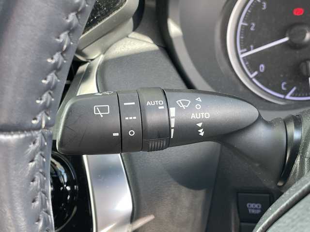 トヨタ ハリアー S 愛知県 2020(令2)年 3.7万km プレシャスブラックパール トヨタセーフティセンス/純正8型ディスプレイオーディオナビ/レーダークルーズコントロール/バックカメラ/コーナーセンサー/純正アルミホイール/LEDヘッドライト/インテリジェントミラー/オートマチックハイビーム/ETC/衝突軽減システム/Bluetooth/ステアリングスイッチ/スマートキー/プッシュスタート