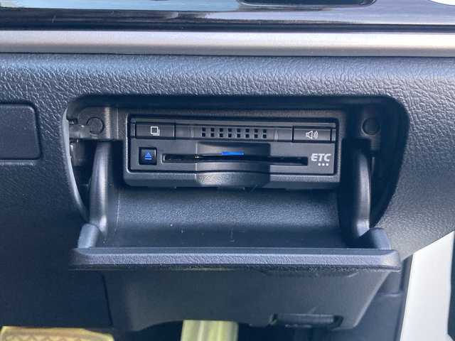 トヨタ クラウン ハイブリッド アスリートS J－フロンティア 岡山県 2017(平29)年 4.2万km ホワイトパールクリスタルシャイン 純正ナビ/フルセグTV、CD、DVD、Blu-ray、Bluetooth/AM、FM/全方位カメラ/純正ドライブレコーダー/ステアリングヒーター/前席シートヒーター/前席パワーシート/ビルトインETC/TVキャンセラー/ハーフレザーシート/リアロールサンシェード/トヨタセーフティセンス/・レーダークルーズコントロール/・レーンディパーチャーアラート/・プリクラッシュセーフティ/・オートハイビーム