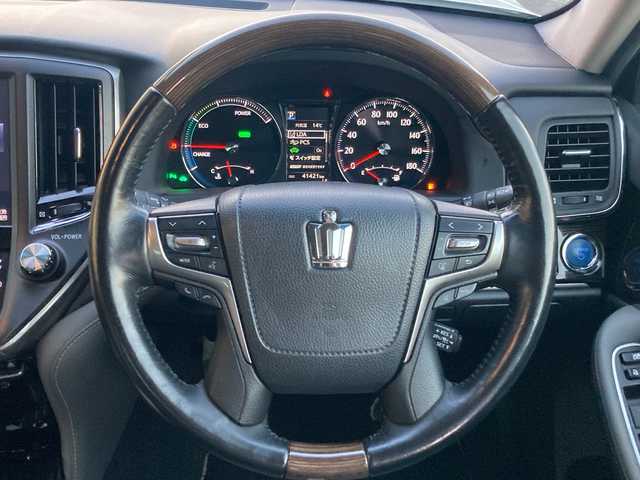 トヨタ クラウン ハイブリッド アスリートS J－フロンティア 岡山県 2017(平29)年 4.2万km ホワイトパールクリスタルシャイン 純正ナビ/フルセグTV、CD、DVD、Blu-ray、Bluetooth/AM、FM/全方位カメラ/純正ドライブレコーダー/ステアリングヒーター/前席シートヒーター/前席パワーシート/ビルトインETC/TVキャンセラー/ハーフレザーシート/リアロールサンシェード/トヨタセーフティセンス/・レーダークルーズコントロール/・レーンディパーチャーアラート/・プリクラッシュセーフティ/・オートハイビーム