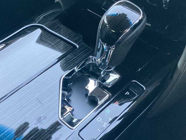 トヨタ クラウン ハイブリッド アスリートS J－フロンティア 岡山県 2017(平29)年 4.2万km ホワイトパールクリスタルシャイン 純正ナビ/フルセグTV、CD、DVD、Blu-ray、Bluetooth/AM、FM/全方位カメラ/純正ドライブレコーダー/ステアリングヒーター/前席シートヒーター/前席パワーシート/ビルトインETC/TVキャンセラー/ハーフレザーシート/リアロールサンシェード/トヨタセーフティセンス/・レーダークルーズコントロール/・レーンディパーチャーアラート/・プリクラッシュセーフティ/・オートハイビーム