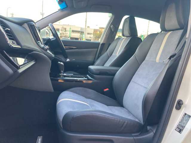 トヨタ クラウン ハイブリッド アスリートS J－フロンティア 岡山県 2017(平29)年 4.2万km ホワイトパールクリスタルシャイン 純正ナビ/フルセグTV、CD、DVD、Blu-ray、Bluetooth/AM、FM/全方位カメラ/純正ドライブレコーダー/ステアリングヒーター/前席シートヒーター/前席パワーシート/ビルトインETC/TVキャンセラー/ハーフレザーシート/リアロールサンシェード/トヨタセーフティセンス/・レーダークルーズコントロール/・レーンディパーチャーアラート/・プリクラッシュセーフティ/・オートハイビーム