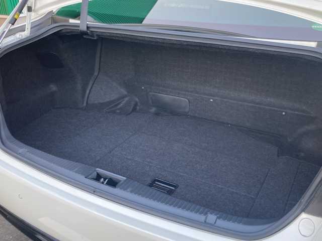 トヨタ クラウン ハイブリッド アスリートS J－フロンティア 岡山県 2017(平29)年 4.2万km ホワイトパールクリスタルシャイン 純正ナビ/フルセグTV、CD、DVD、Blu-ray、Bluetooth/AM、FM/全方位カメラ/純正ドライブレコーダー/ステアリングヒーター/前席シートヒーター/前席パワーシート/ビルトインETC/TVキャンセラー/ハーフレザーシート/リアロールサンシェード/トヨタセーフティセンス/・レーダークルーズコントロール/・レーンディパーチャーアラート/・プリクラッシュセーフティ/・オートハイビーム