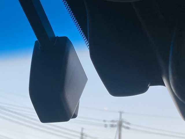 トヨタ クラウン ハイブリッド アスリートS J－フロンティア 岡山県 2017(平29)年 4.2万km ホワイトパールクリスタルシャイン 純正ナビ/フルセグTV、CD、DVD、Blu-ray、Bluetooth/AM、FM/全方位カメラ/純正ドライブレコーダー/ステアリングヒーター/前席シートヒーター/前席パワーシート/ビルトインETC/TVキャンセラー/ハーフレザーシート/リアロールサンシェード/トヨタセーフティセンス/・レーダークルーズコントロール/・レーンディパーチャーアラート/・プリクラッシュセーフティ/・オートハイビーム