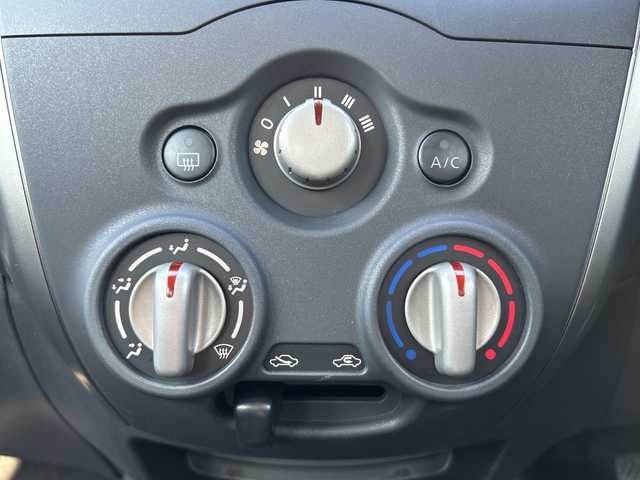 日産 ノート X FOUR 青森県 2015(平27)年 2.6万km ブリリアントシルバー 4WD/社外メモリナビ/Bluetooth・USB・SD・AUX/ETC/横滑り防止装置/エマージェンシーブレーキレス/ハロゲンヘッドライト/オートライト/プッシュスタート/インテリキー/スペアキー/14インチホイルスタッドレスタイヤ/14インチホイル夏タイヤあり