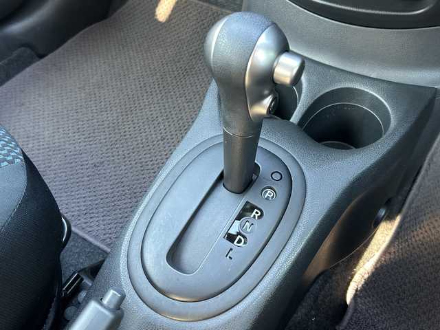 日産 ノート X FOUR 青森県 2015(平27)年 2.6万km ブリリアントシルバー 4WD/社外メモリナビ/Bluetooth・USB・SD・AUX/ETC/横滑り防止装置/エマージェンシーブレーキレス/ハロゲンヘッドライト/オートライト/プッシュスタート/インテリキー/スペアキー/14インチホイルスタッドレスタイヤ/14インチホイル夏タイヤあり