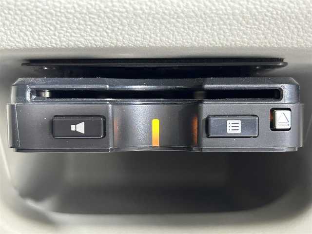 ダイハツ キャスト スタイル G SAⅢ 佐賀県 2018(平30)年 2.6万km ファイアークォーツレッドM 純正7インチナビ/Bluetooth/フルセグTV/DVD再生/USB入力端子/ＥＴＣ/ドライブレコーダー/ＬＥＤヘッドライト/ＬＥＤフォグランプ/オートライト/オートマチックハイビーム/電動格納ミラー/スマートキー/スペアキー有/ステアリングスイッチ/ダブルエアバック/衝突被害軽減システム/純正15インチアルミホイール/フロアマット/アイドリングストップ/オートエアコン