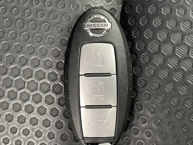 日産 エクストレイル 20Xi 千葉県 2018(平30)年 5.5万km ブリリアントホワイトパール 純正ナビ/・FM/AM CD SD BT USB フルセグTV/ワンオーナー/プロパイロット/衝突軽減ブレーキ/後側方車両検知警報/駐車支援/パワーバックドア/デジタルインナーミラー/アラウンドビューモニター/フルオートエアコン/電動パーキングブレーキ/オートブレーキホールド/ステアリングスイッチ/サングラスホルダー/ビルトインETC/ドライブレコーダー/合皮レザーシート/ＬＥＤヘッドライト/フォグランプ/ルーフレール/純正18インチアルミホイール/プッシュエンジンスタート/クリアランスソナー/後席用エアコン吹き出し口/純正フロアマット/電動格納ミラー/ウィンカーミラー/ドアバイザー