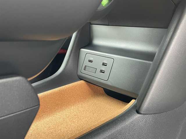 マツダ ＭＸ－３０ 岩手県 2021(令3)年 1.5万km セラミックM i-アクティブセンス/　・スマートブレーキサポート/　・後側方接近車両検知/　・緊急時車線維持支援/　・車線逸脱警報システム/　・AT誤発進抑制制御/　・レーダークルーズコントロール/　・パーキングセンサー/純正メモリナビ/　　BT/フルセグTV/バックカメラ/LEDオートライト/純正18インチアルミホイール/ブラインドスポットモニター/アイドリングストップ/スマートキー/ビルトインETC