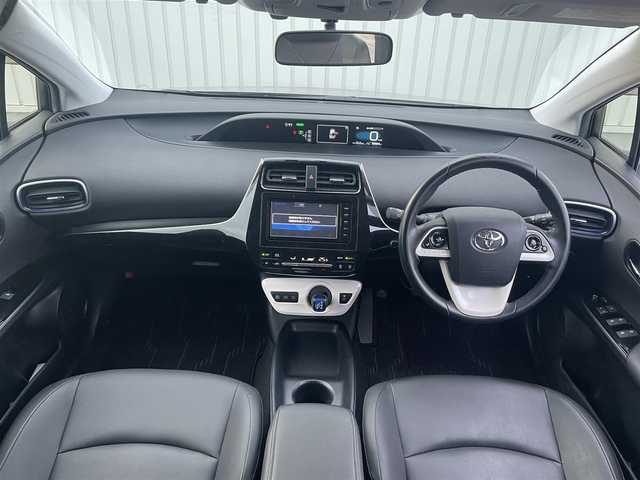 トヨタ プリウス S ツーリングセレクション 道央・札幌 2016(平28)年 9.1万km スティールブロンドM 4WD/純正SDナビ(フルセグ、CD、DVD、Bt)/合皮シート/バックカメラ/シートヒーター(D/N)/スマートキー/プッシュスタート/ＬＥＤオートライト/ETC/純正17インチAW/取扱説明書/新車時保証書