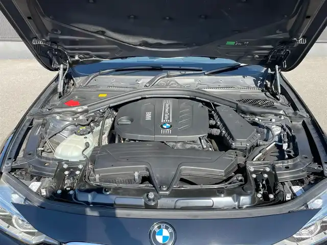 ＢＭＷ ３２０ｄ Mスポーツ 香川県 2015(平27)年 6.8万km サファイアブラックP インテリジェントセーフティpkg/ACC/LKA/衝突軽減/LEDヘッドライト/純正ナビ、ブルートゥース/バックカメラ/前席パワーシート/Rコーナーセンサー/前ドラレコ/オートライト/オートエアコン/純正18インチアルミ/パドルシフト