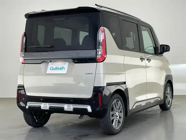 三菱 デリカミニ T プレミアム 愛知県 2025(令7)年 0.1万km未満 アイボリーⅡ 届出済未使用車　純正９型ディスプレイ　カープレイ対応　デジタルインナーミラー　マイパイロット　全方位カメラ　パドルシフト　ハーフレザー　シートヒーター　サイドデカール　衝突軽減装置　追従クルコン　車線逸脱　誤発進抑制　ＬＥＤオートライト　フォグランプ　禁煙車/ツートンカラー/T　PREMIUM　9型ディスプレイオーディオ/（121/330）/サイドデカール（33/440）