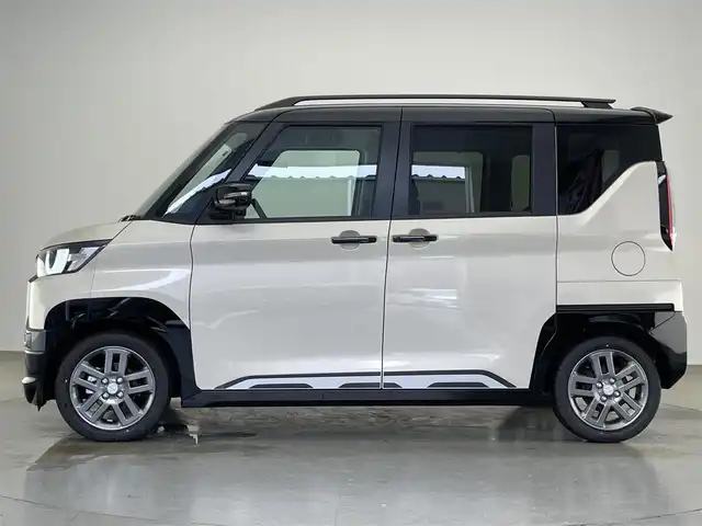 三菱 デリカミニ T プレミアム 愛知県 2025(令7)年 0.1万km未満 アイボリーⅡ 届出済未使用車　純正９型ディスプレイ　カープレイ対応　デジタルインナーミラー　マイパイロット　全方位カメラ　パドルシフト　ハーフレザー　シートヒーター　サイドデカール　衝突軽減装置　追従クルコン　車線逸脱　誤発進抑制　ＬＥＤオートライト　フォグランプ　禁煙車/ツートンカラー/T　PREMIUM　9型ディスプレイオーディオ/（121/330）/サイドデカール（33/440）