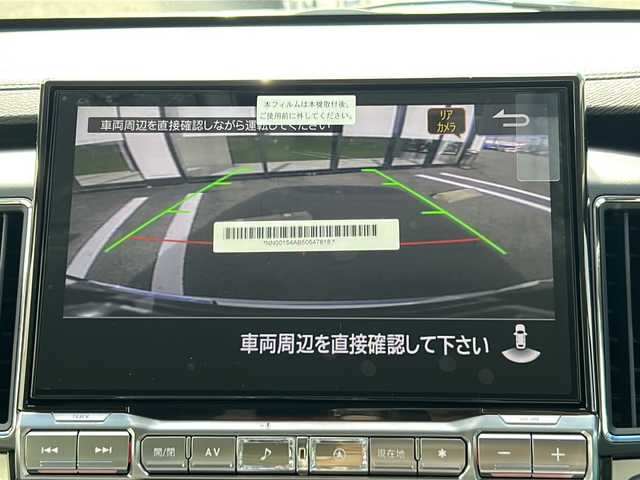 三菱 デリカＤ：５ シャモニー 岐阜県 2025(令7)年 0.1万km未満 ホワイトダイヤモンド 登録時走行距離8km/１１インチ純正ＳＤナビ　/純正１２．８インチ後席モニター/フルセグＴＶ　/両側パワースライドドア　/ｅ－Ａｓｓｉｓｔ　　/バックカメラ　/パワーシート　運転席/レーダークルーズ/４WD/LEDヘッドライト/スマートキー/スペアキー1本/純正18アルミホイール/寒冷地仕様/アイドリングストップ/プッシュスタート/パワーステアリング/パワーウィンドウ/100V充電/エアコンWAC/Blue tooth接続/CDチェンジャー/USB入力端子/iPod/Apple Car Play接続/3列シート/電動リアゲート/フルフラットシート/ハーフレザーシート/ABS/横滑り防止装置/レーンキープアシスト/オートライト/オートマチックハイビーム/エアバッグW＋サイド/カーテンエアバッグ/衝突被害軽減システム/ステアリングヒーター　/ＨＤＭＩ入力端子　