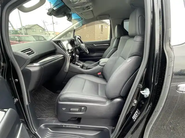 トヨタ アルファード SC 道央・札幌 2018(平30)年 1.6万km ブラック ４WD/JBLプレミアムサウンドシステム/純正ディーラーOPナビ/CD/DVD/BT/フルセグ/純正フリップダウンモニター/トヨタセーフティセンス/プリクラッシュセーフティ/横滑り防止装置/レーダークルーズコントロール/レーンキープアシスト/パーキングアシスト/クリアランスソナー/ブラインドスポットモニター/パーキングサポートブレーキ/バックカメラ/ビルトインETC2.0/ドライブレコーダー/アイドリングストップ/両側パワースライドドア/パワーバックドア/前席/２列目パワーシート/前席シートヒーター/前席エアシート/D席メモリーシート/N席/２列目オットマン/ステアリングリモコン/ハンドルヒーター/AC100V/自動防眩ミラー/電動パーキング/ブレーキホールド/MTモード付AT/プッシュスタート/スマートキー/純正リモートスタート/LEDヘッドライト/オートライト/オートハイビーム/フォグランプ/電動格納ミラー/ウィンカーミラー/純正フロアマット/ドアバイザー/スペアキー