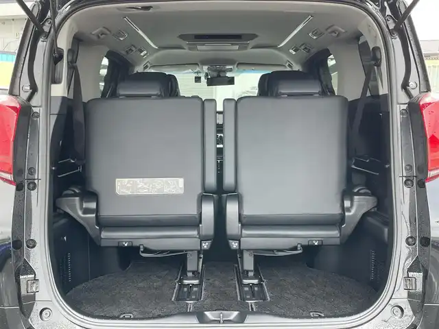 トヨタ アルファード SC 道央・札幌 2018(平30)年 1.6万km ブラック ４WD/JBLプレミアムサウンドシステム/純正ディーラーOPナビ/CD/DVD/BT/フルセグ/純正フリップダウンモニター/トヨタセーフティセンス/プリクラッシュセーフティ/横滑り防止装置/レーダークルーズコントロール/レーンキープアシスト/パーキングアシスト/クリアランスソナー/ブラインドスポットモニター/パーキングサポートブレーキ/バックカメラ/ビルトインETC2.0/ドライブレコーダー/アイドリングストップ/両側パワースライドドア/パワーバックドア/前席/２列目パワーシート/前席シートヒーター/前席エアシート/D席メモリーシート/N席/２列目オットマン/ステアリングリモコン/ハンドルヒーター/AC100V/自動防眩ミラー/電動パーキング/ブレーキホールド/MTモード付AT/プッシュスタート/スマートキー/純正リモートスタート/LEDヘッドライト/オートライト/オートハイビーム/フォグランプ/電動格納ミラー/ウィンカーミラー/純正フロアマット/ドアバイザー/スペアキー