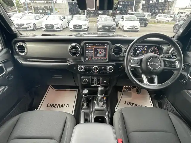 クライスラー・ジープ ジープ ラングラー アンリミテッド サハラ 滋賀県 2020(令2)年 3.6万km 黒 アダプティブクルーズコントロール/電動サイドステップ/サンライダートップ（ハードトップ積み込み）/純正ナビ/（フルセグ/BT）/F/Bカメラ/前後ドライブレコーダー/前後コーナーセンサー/ブランドスポットアシスト/LEDヘッドライト/純正18インチアルミホイール/ETC2.0q/スマートキー
