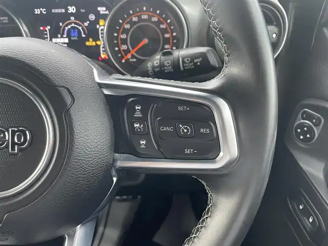 クライスラー・ジープ ジープ ラングラー アンリミテッド サハラ 滋賀県 2020(令2)年 3.6万km 黒 アダプティブクルーズコントロール/電動サイドステップ/サンライダートップ（ハードトップ積み込み）/純正ナビ/（フルセグ/BT）/F/Bカメラ/前後ドライブレコーダー/前後コーナーセンサー/ブランドスポットアシスト/LEDヘッドライト/純正18インチアルミホイール/ETC2.0q/スマートキー