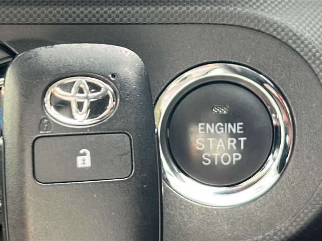 トヨタ ライズ Z 石川県 2019(令1)年 6.2万km シャイニングホワイトパール 純正9インチディスプレイオーディオ/フルセグTV/Bluetooth/全方位カメラ/ETC/前方ドライブレコーダー/前席シートヒーター/クルーズコントロール(追従走行有)/純正フロアマット/純正アルミホイール/前後コーナーセンサー/LEDヘッドライト/オートライト/フォグランプ