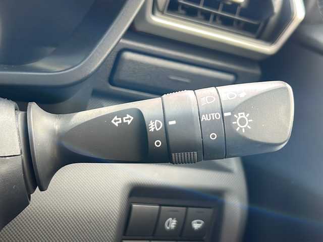 トヨタ ライズ Z 石川県 2019(令1)年 6.2万km シャイニングホワイトパール 純正9インチディスプレイオーディオ/フルセグTV/Bluetooth/全方位カメラ/ETC/前方ドライブレコーダー/前席シートヒーター/クルーズコントロール(追従走行有)/純正フロアマット/純正アルミホイール/前後コーナーセンサー/LEDヘッドライト/オートライト/フォグランプ