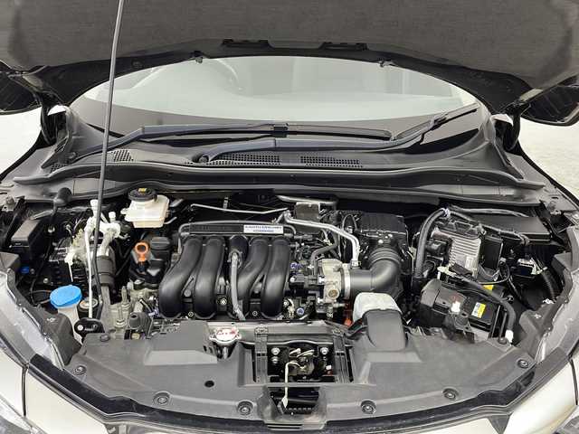 ホンダ ヴェゼル ハイブリッド X ホンダセンシング 千葉県 2020(令2)年 2.8万km クリスタルブラックパール ホンダセンシング/・衝突軽減ブレーキ/・先行車発進お知らせ機能/・標識認識機能/純正8インチSDナビ/CD DVD BT フルセグ/バックカメラ/アダプティブクルーズコントロール/パドルシフト/LEDオートライト/純正16インチアルミホイール/革巻きステアリング/ステアリングスイッチ/パーキングスイッチ/ブレーキホールド/プッシュスタート/スマートキー/ビルトインETC