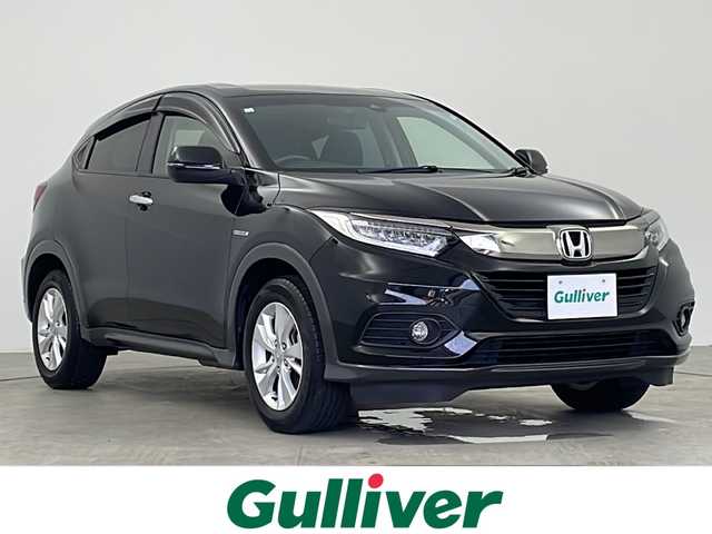 ホンダ ヴェゼル ハイブリッド X ホンダセンシング 千葉県 2020(令2)年 2.8万km クリスタルブラックパール ホンダセンシング/・衝突軽減ブレーキ/・先行車発進お知らせ機能/・標識認識機能/純正8インチSDナビ/CD DVD BT フルセグ/バックカメラ/アダプティブクルーズコントロール/パドルシフト/LEDオートライト/純正16インチアルミホイール/革巻きステアリング/ステアリングスイッチ/パーキングスイッチ/ブレーキホールド/プッシュスタート/スマートキー/ビルトインETC