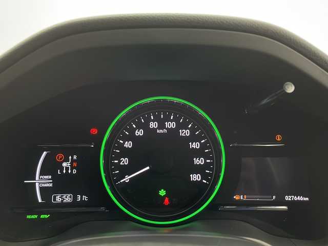 ホンダ ヴェゼル ハイブリッド X ホンダセンシング 千葉県 2020(令2)年 2.8万km クリスタルブラックパール ホンダセンシング/・衝突軽減ブレーキ/・先行車発進お知らせ機能/・標識認識機能/純正8インチSDナビ/CD DVD BT フルセグ/バックカメラ/アダプティブクルーズコントロール/パドルシフト/LEDオートライト/純正16インチアルミホイール/革巻きステアリング/ステアリングスイッチ/パーキングスイッチ/ブレーキホールド/プッシュスタート/スマートキー/ビルトインETC