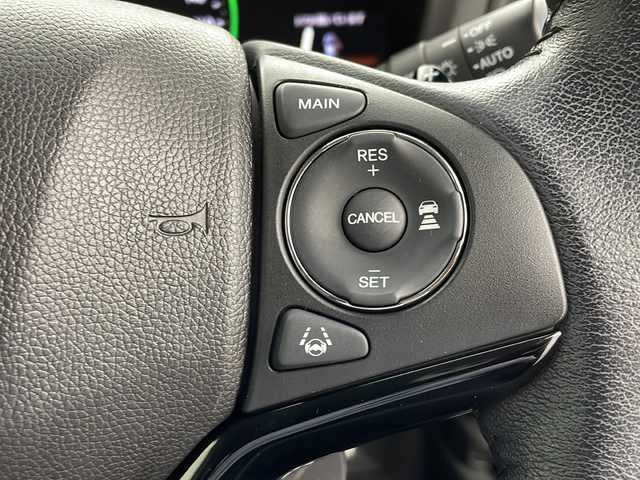 ホンダ ヴェゼル ハイブリッド X ホンダセンシング 千葉県 2020(令2)年 2.8万km クリスタルブラックパール ホンダセンシング/・衝突軽減ブレーキ/・先行車発進お知らせ機能/・標識認識機能/純正8インチSDナビ/CD DVD BT フルセグ/バックカメラ/アダプティブクルーズコントロール/パドルシフト/LEDオートライト/純正16インチアルミホイール/革巻きステアリング/ステアリングスイッチ/パーキングスイッチ/ブレーキホールド/プッシュスタート/スマートキー/ビルトインETC