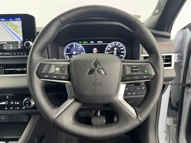 三菱 アウトランダー ＰＨＥＶ P 愛知県 2022(令4)年 5.2万km パール 純正ナビ/BOSEプレミアムサウンド/全方位カメラ/アダプティブクルーズコントロール/ブラインドスポットモニター/ヘッドアップディスプレイ/レザーシート/パワーシート/シートヒーター/シートマッサージ/ステアリングヒーター/オートライト/オートマチックハイビーム/AC1500W/置くだけ受電/ドアバイザー/メモリシート/ドアバイザー/純正LEDライト/フルセグTV/ETC装備