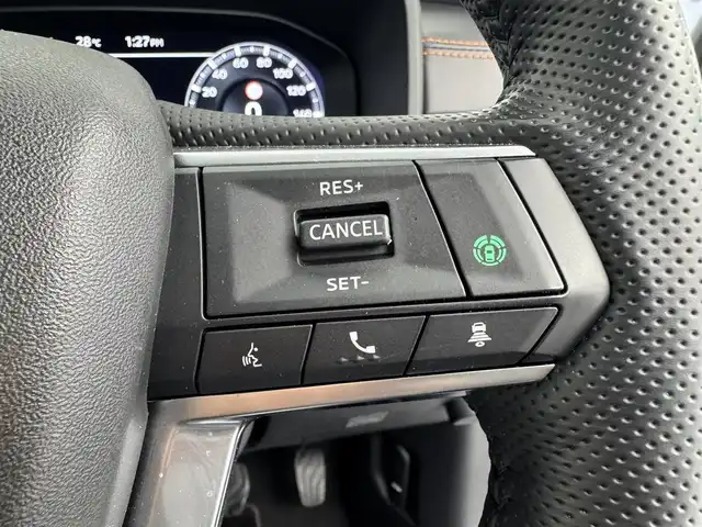 三菱 アウトランダー ＰＨＥＶ P 愛知県 2022(令4)年 5.2万km パール 純正ナビ/BOSEプレミアムサウンド/全方位カメラ/アダプティブクルーズコントロール/ブラインドスポットモニター/ヘッドアップディスプレイ/レザーシート/パワーシート/シートヒーター/シートマッサージ/ステアリングヒーター/オートライト/オートマチックハイビーム/AC1500W/置くだけ受電/ドアバイザー/メモリシート/ドアバイザー/純正LEDライト/フルセグTV/ETC装備