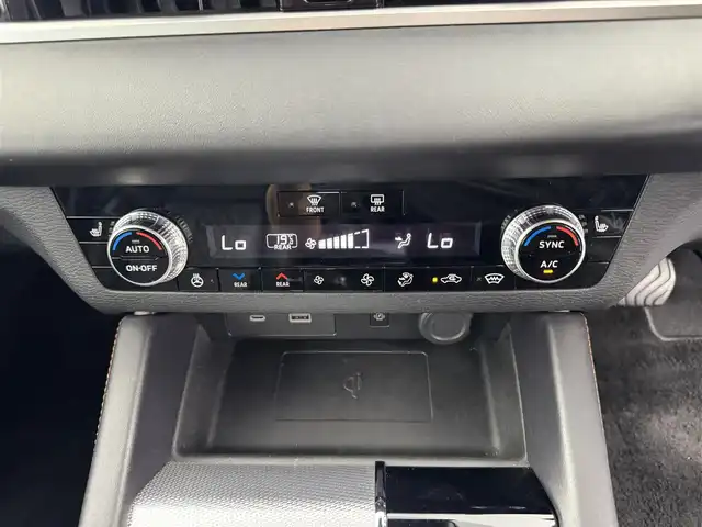 三菱 アウトランダー ＰＨＥＶ P 愛知県 2022(令4)年 5.2万km パール 純正ナビ/BOSEプレミアムサウンド/全方位カメラ/アダプティブクルーズコントロール/ブラインドスポットモニター/ヘッドアップディスプレイ/レザーシート/パワーシート/シートヒーター/シートマッサージ/ステアリングヒーター/オートライト/オートマチックハイビーム/AC1500W/置くだけ受電/ドアバイザー/メモリシート/ドアバイザー/純正LEDライト/フルセグTV/ETC装備