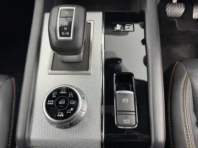 三菱 アウトランダー ＰＨＥＶ P 愛知県 2022(令4)年 5.2万km パール 純正ナビ/BOSEプレミアムサウンド/全方位カメラ/アダプティブクルーズコントロール/ブラインドスポットモニター/ヘッドアップディスプレイ/レザーシート/パワーシート/シートヒーター/シートマッサージ/ステアリングヒーター/オートライト/オートマチックハイビーム/AC1500W/置くだけ受電/ドアバイザー/メモリシート/ドアバイザー/純正LEDライト/フルセグTV/ETC装備
