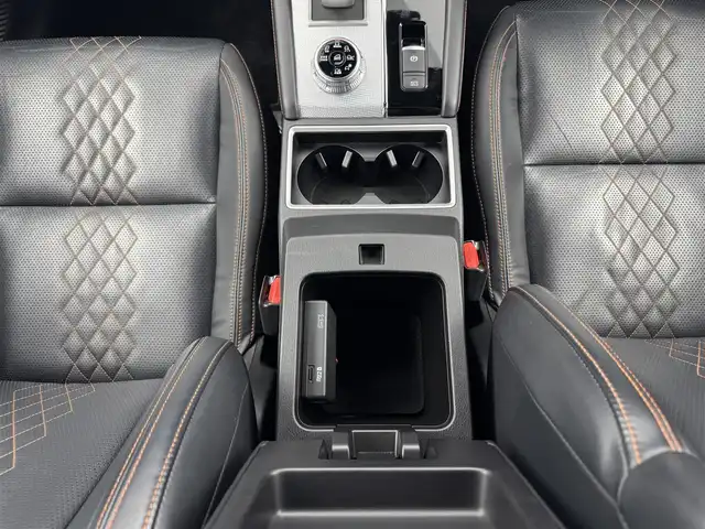 三菱 アウトランダー ＰＨＥＶ P 愛知県 2022(令4)年 5.2万km パール 純正ナビ/BOSEプレミアムサウンド/全方位カメラ/アダプティブクルーズコントロール/ブラインドスポットモニター/ヘッドアップディスプレイ/レザーシート/パワーシート/シートヒーター/シートマッサージ/ステアリングヒーター/オートライト/オートマチックハイビーム/AC1500W/置くだけ受電/ドアバイザー/メモリシート/ドアバイザー/純正LEDライト/フルセグTV/ETC装備