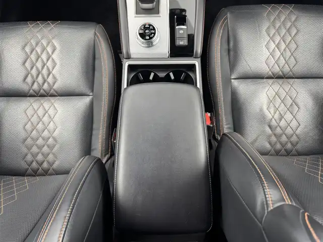 三菱 アウトランダー ＰＨＥＶ P 愛知県 2022(令4)年 5.2万km パール 純正ナビ/BOSEプレミアムサウンド/全方位カメラ/アダプティブクルーズコントロール/ブラインドスポットモニター/ヘッドアップディスプレイ/レザーシート/パワーシート/シートヒーター/シートマッサージ/ステアリングヒーター/オートライト/オートマチックハイビーム/AC1500W/置くだけ受電/ドアバイザー/メモリシート/ドアバイザー/純正LEDライト/フルセグTV/ETC装備