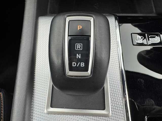 三菱 アウトランダー ＰＨＥＶ P 愛知県 2022(令4)年 5.2万km パール 純正ナビ/BOSEプレミアムサウンド/全方位カメラ/アダプティブクルーズコントロール/ブラインドスポットモニター/ヘッドアップディスプレイ/レザーシート/パワーシート/シートヒーター/シートマッサージ/ステアリングヒーター/オートライト/オートマチックハイビーム/AC1500W/置くだけ受電/ドアバイザー/メモリシート/ドアバイザー/純正LEDライト/フルセグTV/ETC装備